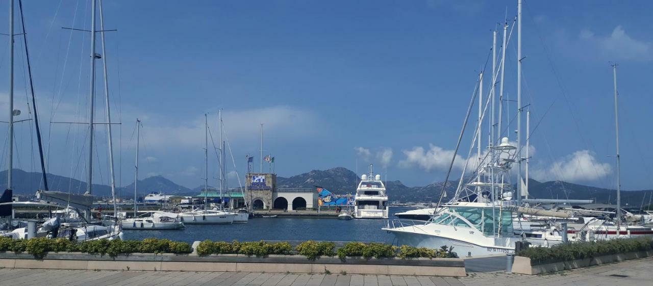 Il Mare Di Olbia Holiday Apartment Bagian luar foto